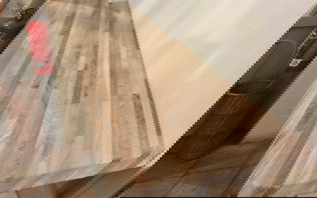 Oak coffee bar laptop booth table